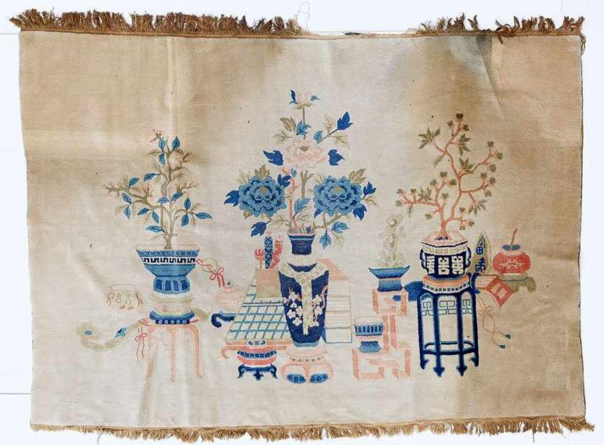 China, Pao Tou, Beigegrundig, Querformat. Gr. ca. 184/125 cm (57402)