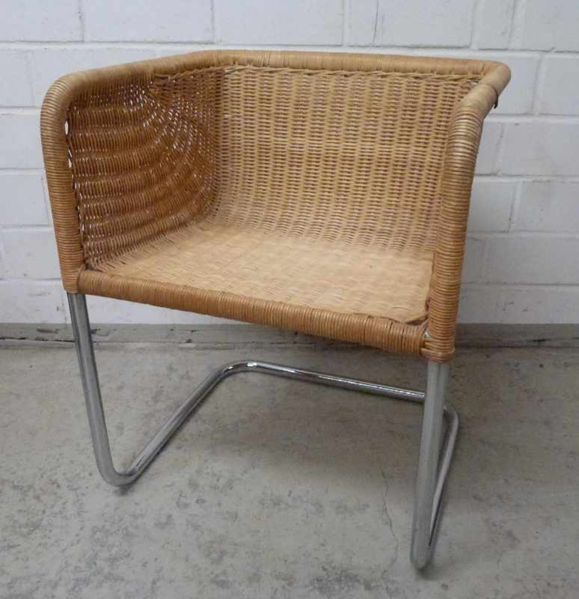 6 Freischwinger Stühle, 1960er Jahre verchromtes Stahlgestell, würfelförmiger Sitz, - Bild 3 aus 3