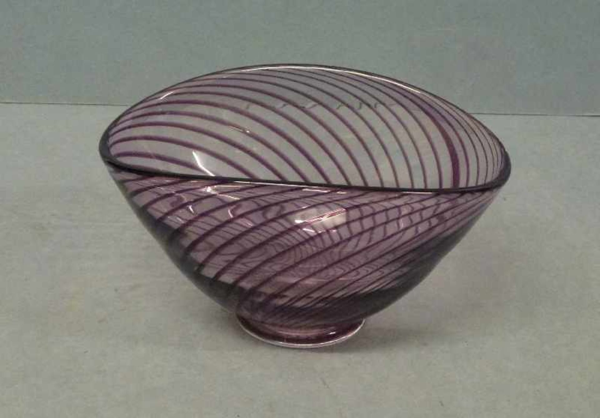 Schale, Ederfalk, Kosta oval, violett diagonal gestreift, Ritzsign., Nr. 58364, H 10 cm - Bild 2 aus 3