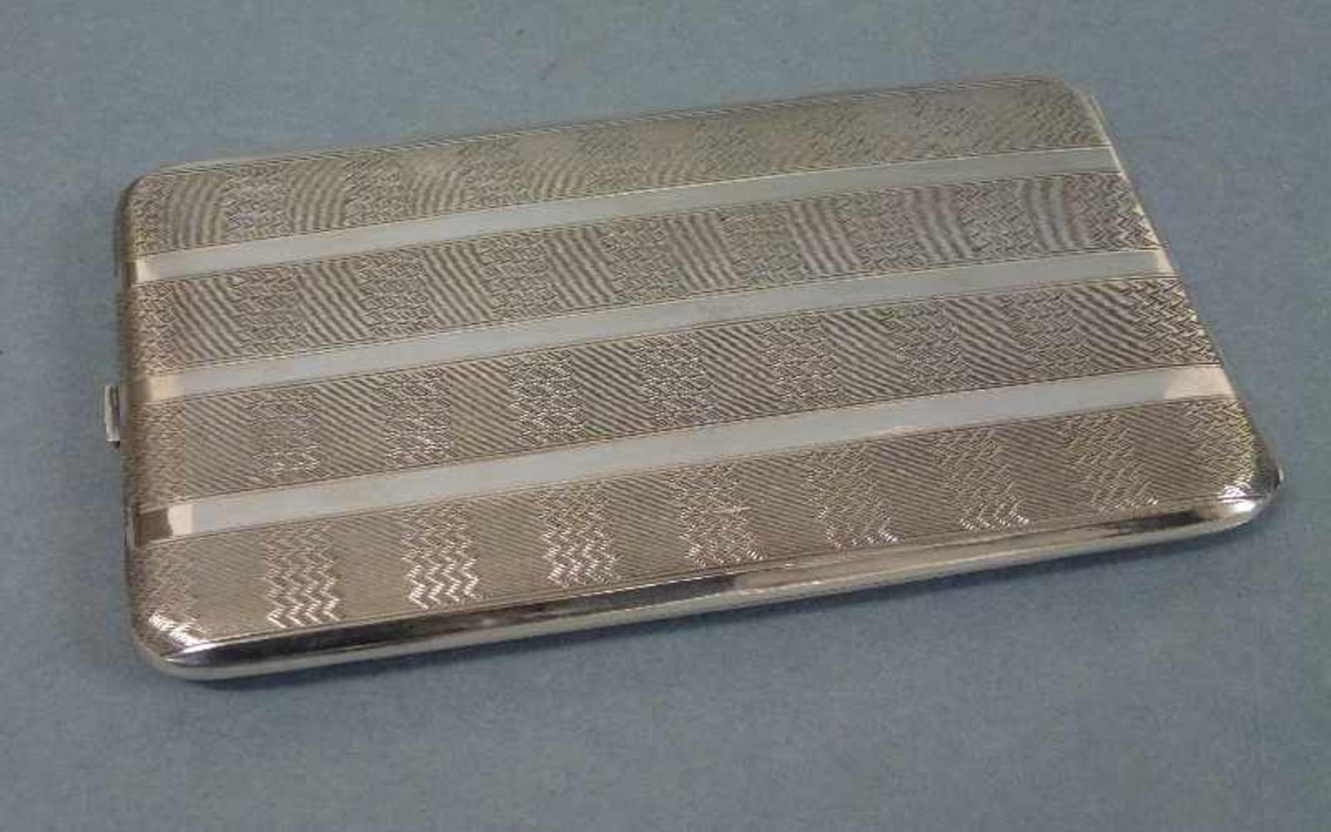 Zigarettendose, 800er Silber, Belgien rechteckig, beidseitig guillochierter Dekor, 8,5x14,5 cm,