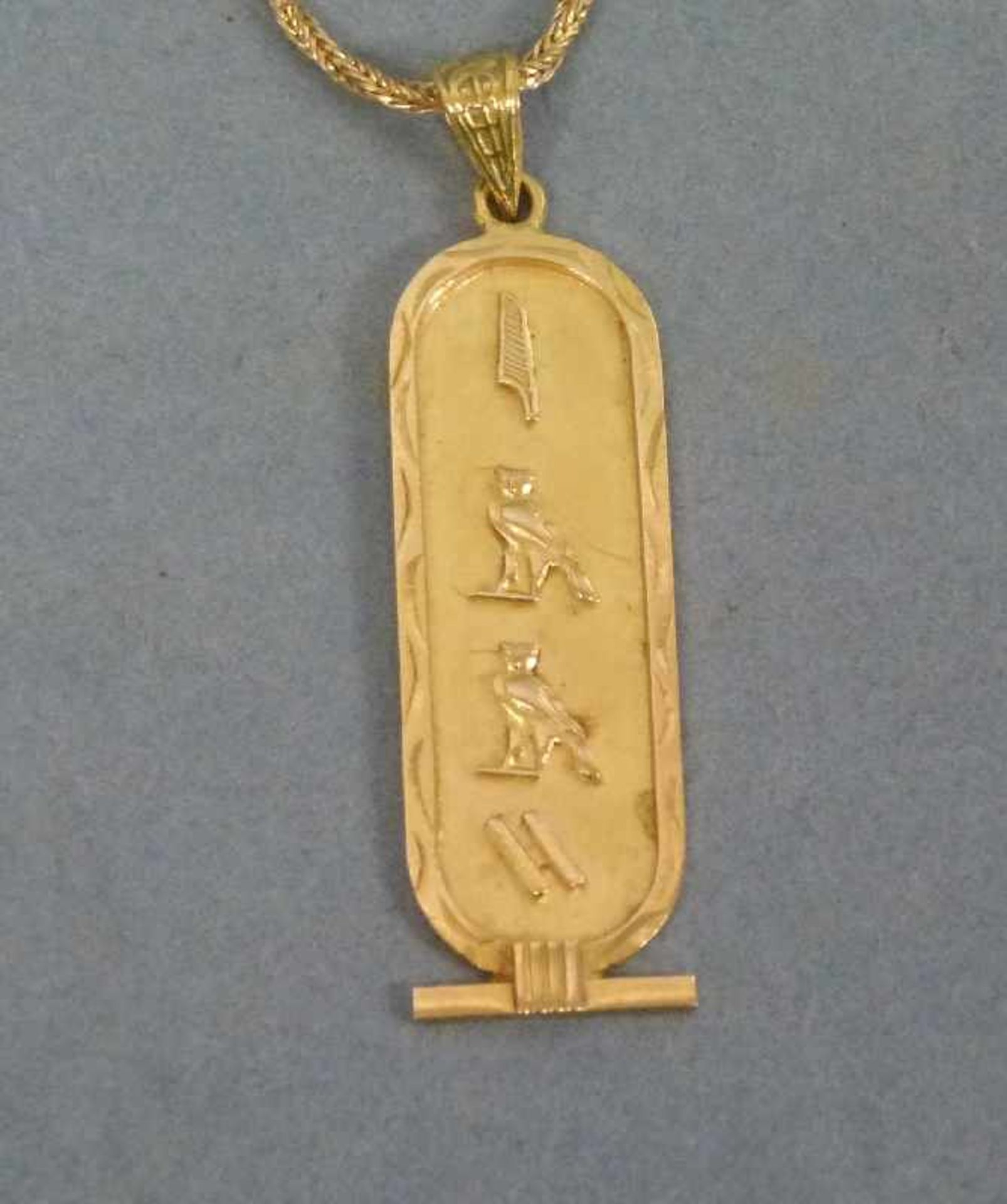 Collierkette, 750er Gelbgold Anhänger m. ägyptischen Zeichen an Kordelkette, L 61 cm, 10,8 g - Bild 2 aus 2