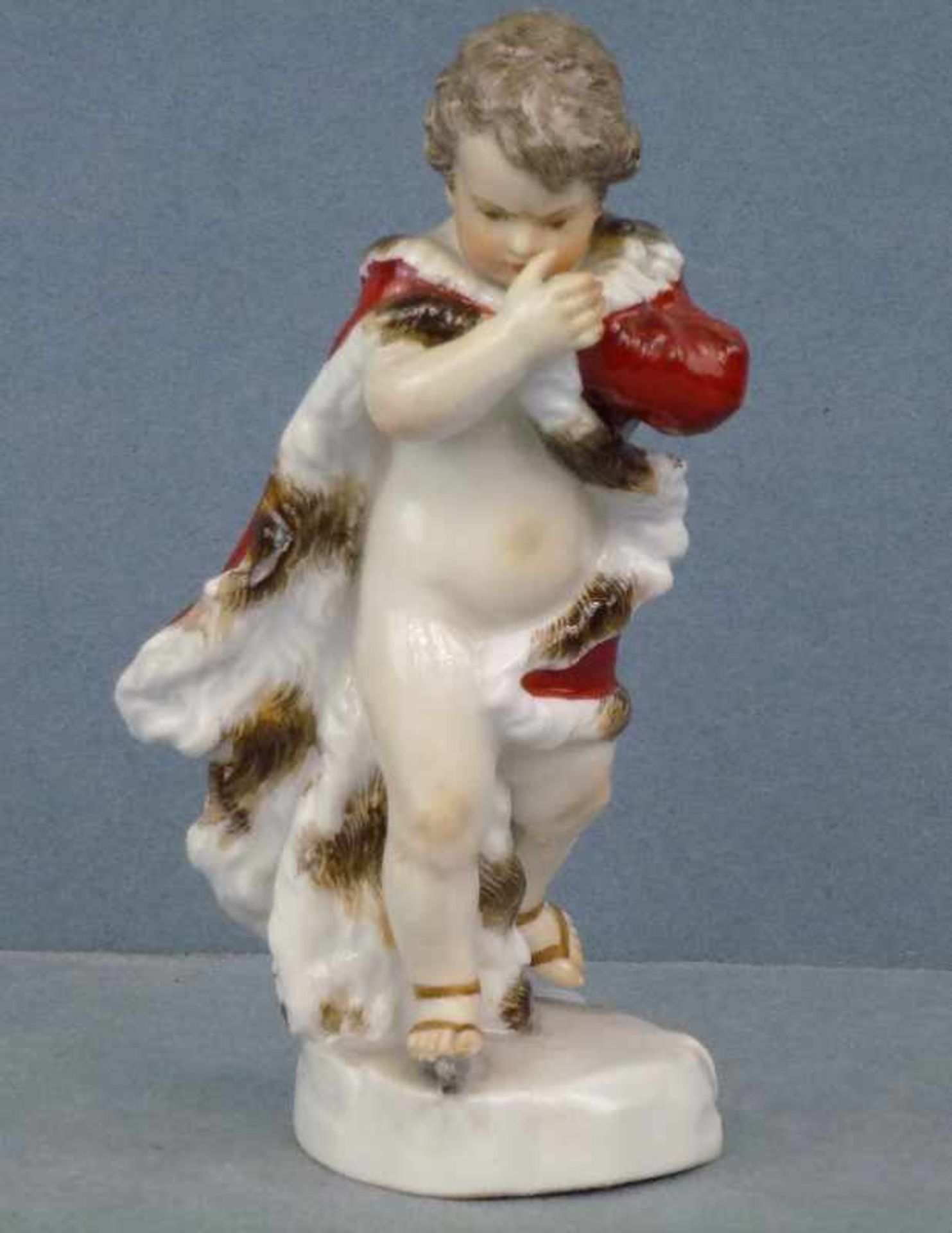 Alegorie des Winters, Meissen, Ende 19.Jh. schlittschuhfahrender Putto in Fellumhang, polychrom,