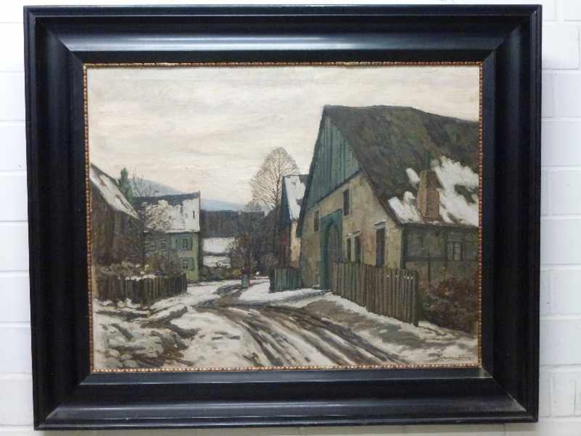 Dorfstraße im Winter, Max Hallensleben um 1900 Öl/Lw, sign., Bäuerin zwischen Höfen im Schnee, - Bild 2 aus 3