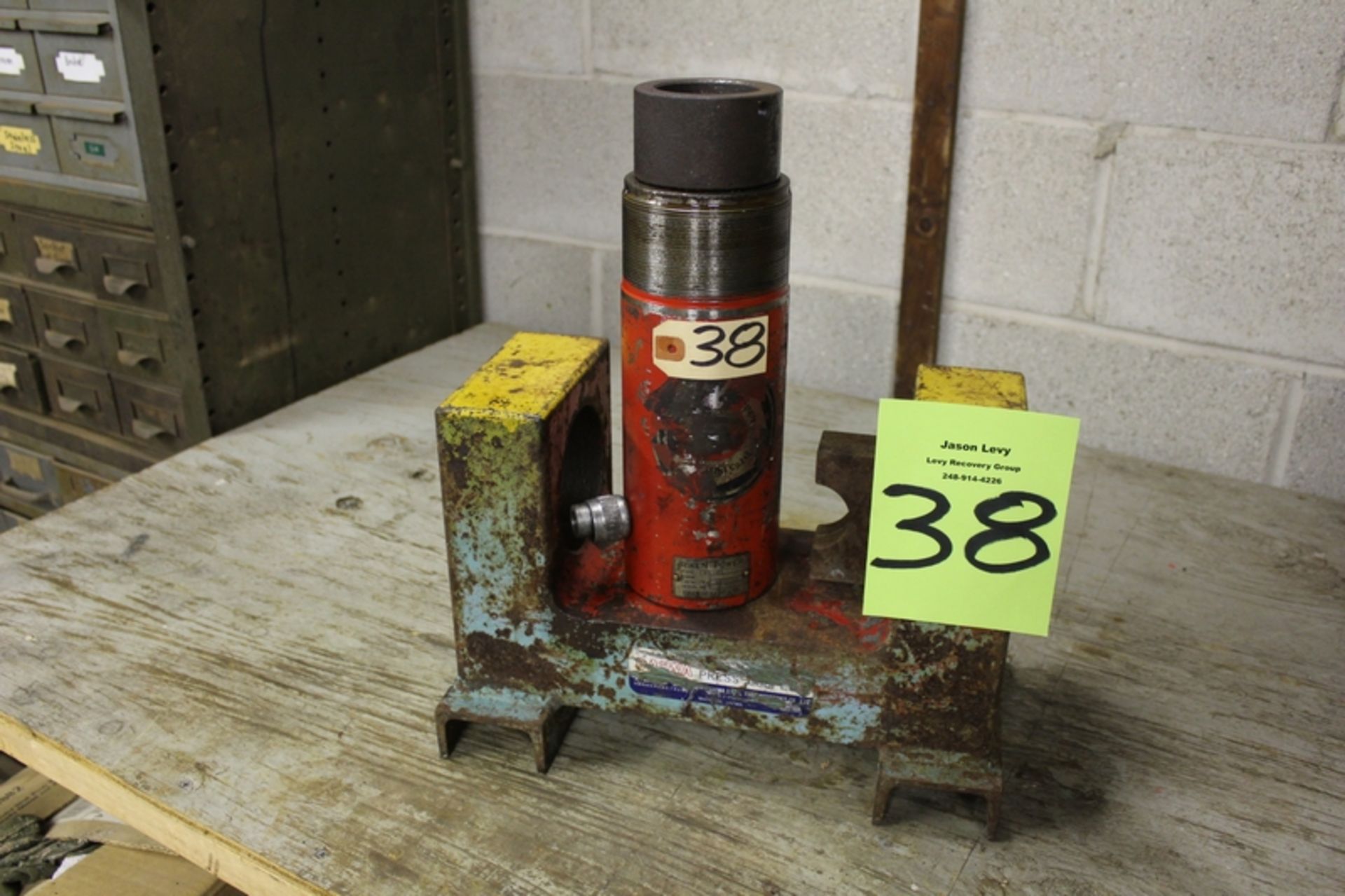 Portable Hydraulic Press - Image 3 of 4