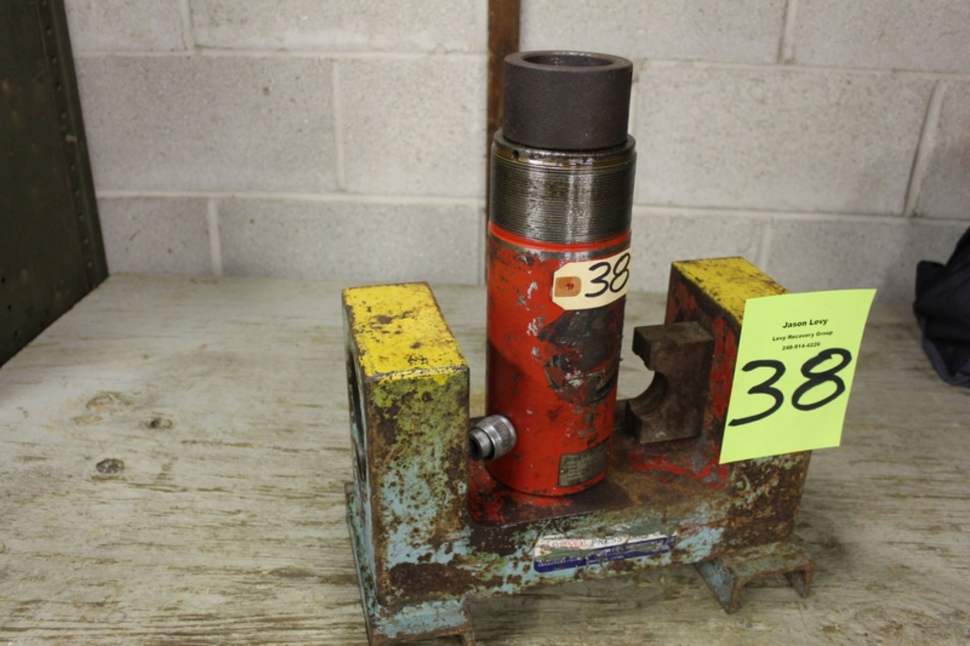 Portable Hydraulic Press - Image 4 of 4