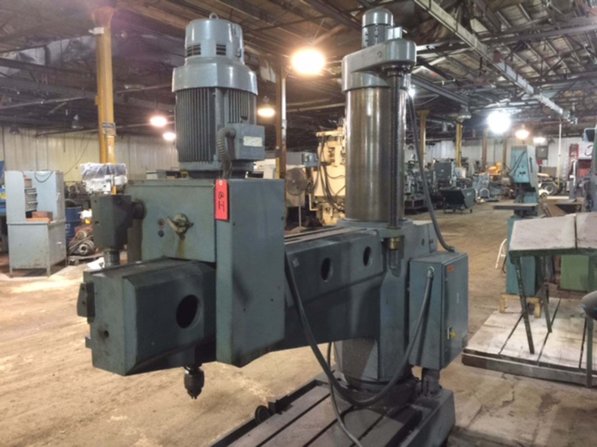 SOUTHBEND 5' X 12" RADIAL ARM DRILL PRESS - Image 3 of 3