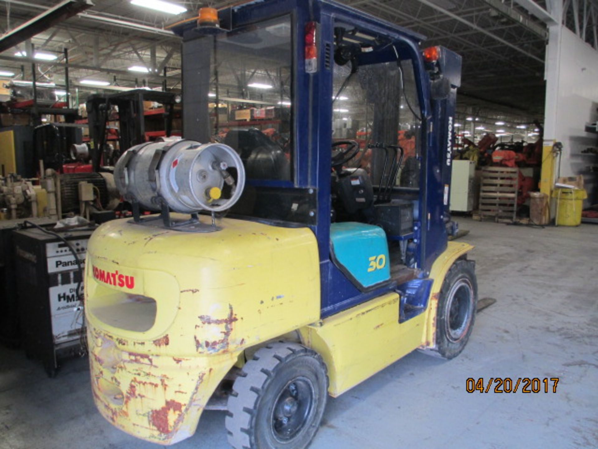 5,550 LB Kamatzu Fork Lift - Image 2 of 5