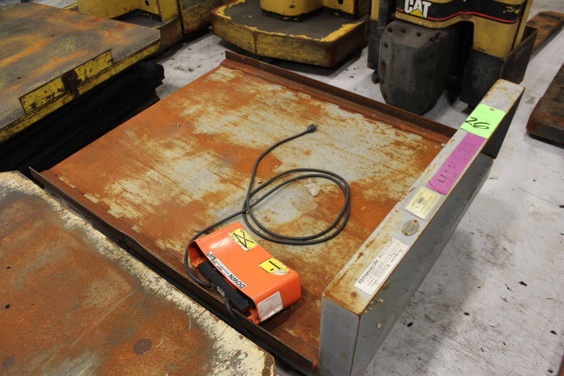 American Lifts Model PT45040 Electric / Hydraulic Lift Table