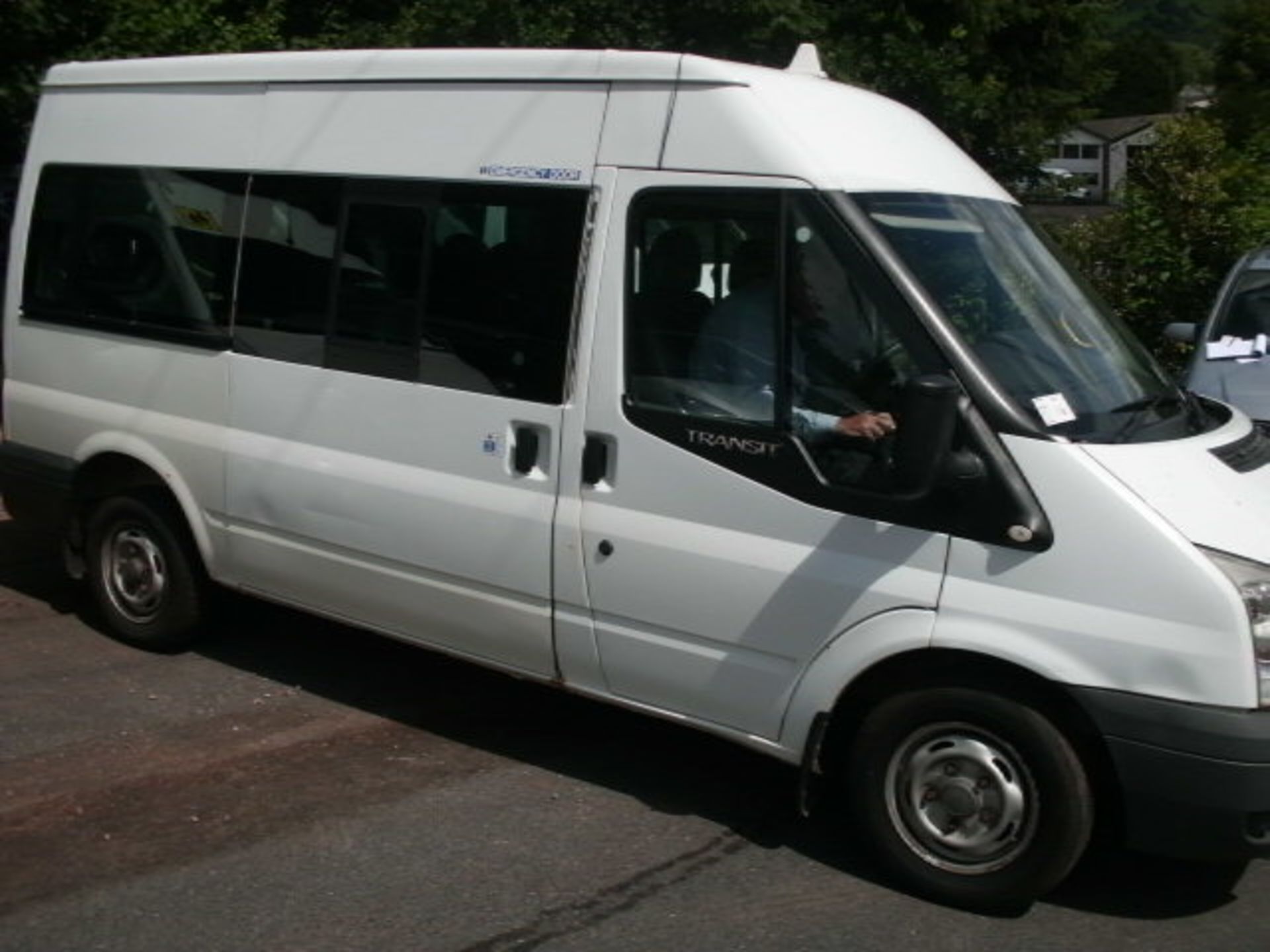 2010 (Feb) FORD TRANSIT 115 T300M FWD 12 seater MINI BUS including driver only 9 seats fitted, - Image 3 of 4