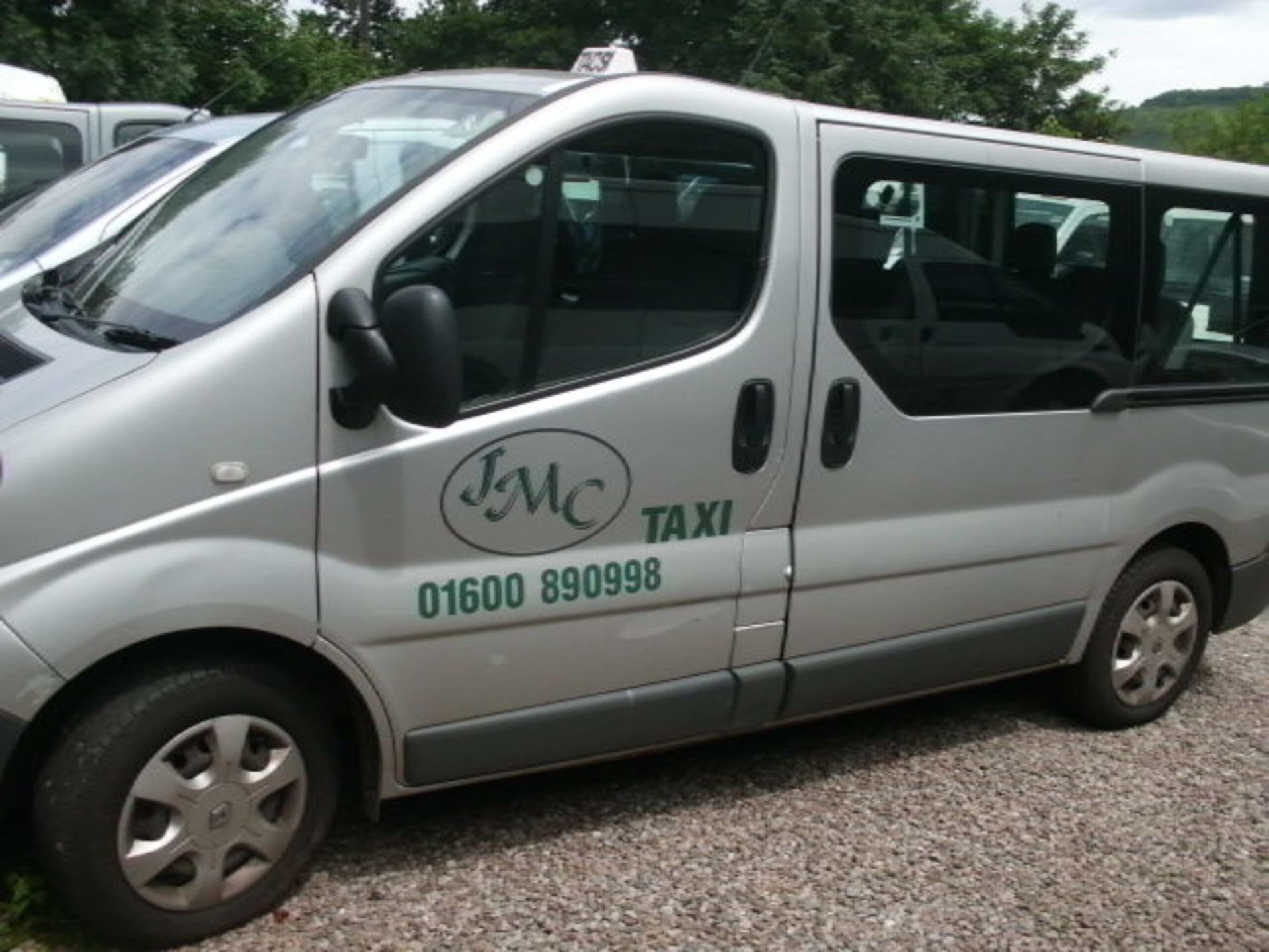 2010 (Oct) RENAULT TRAFIC SL27 Dci 115 8 seater MINI BUS including driver, silver, diesel, 1996cc, - Image 2 of 5