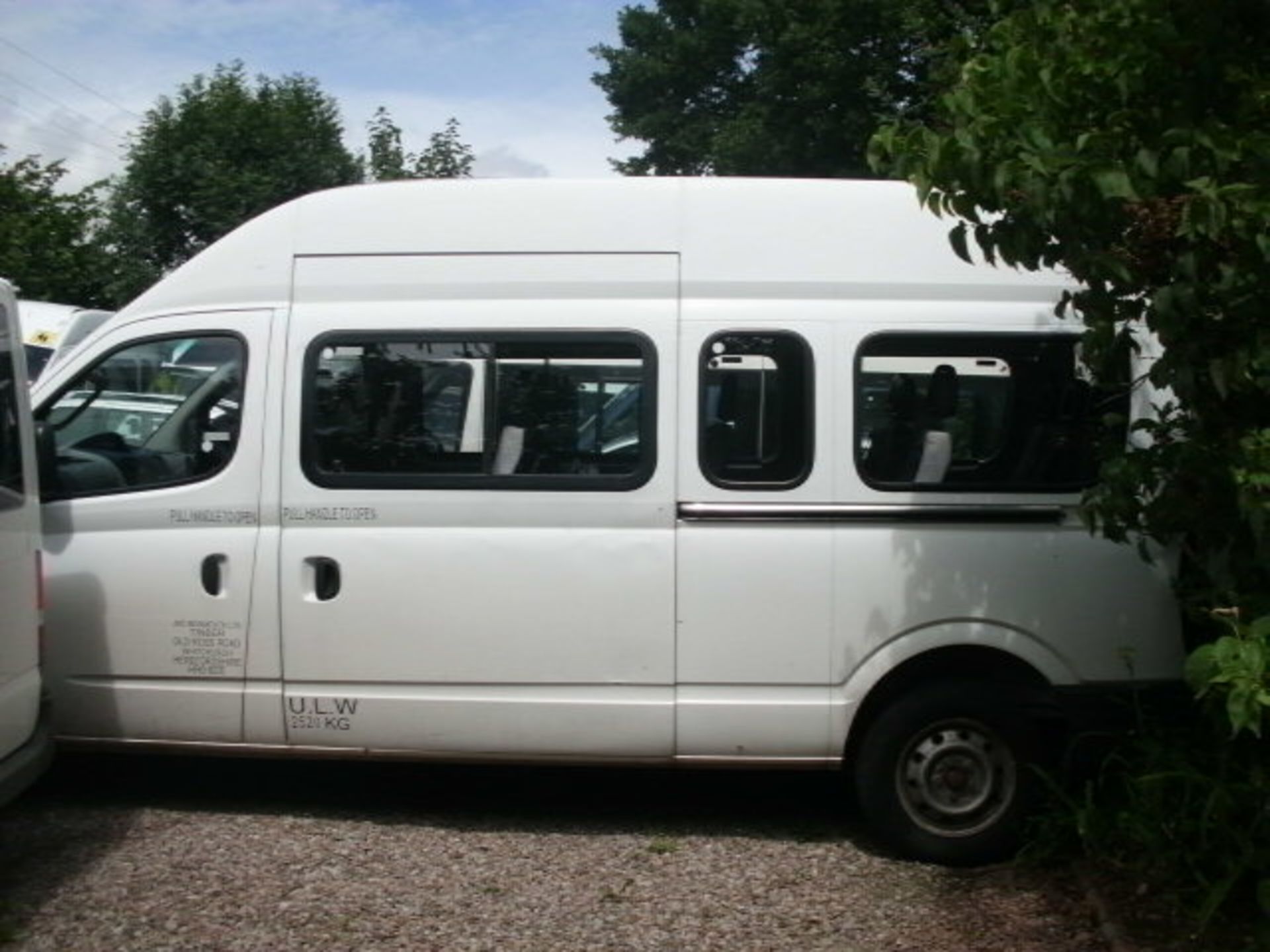 2007 (July) LDV MAXUS 17 seater MINI BUS including driver, white, diesel, 2500cc, 139,012 miles - Image 2 of 5