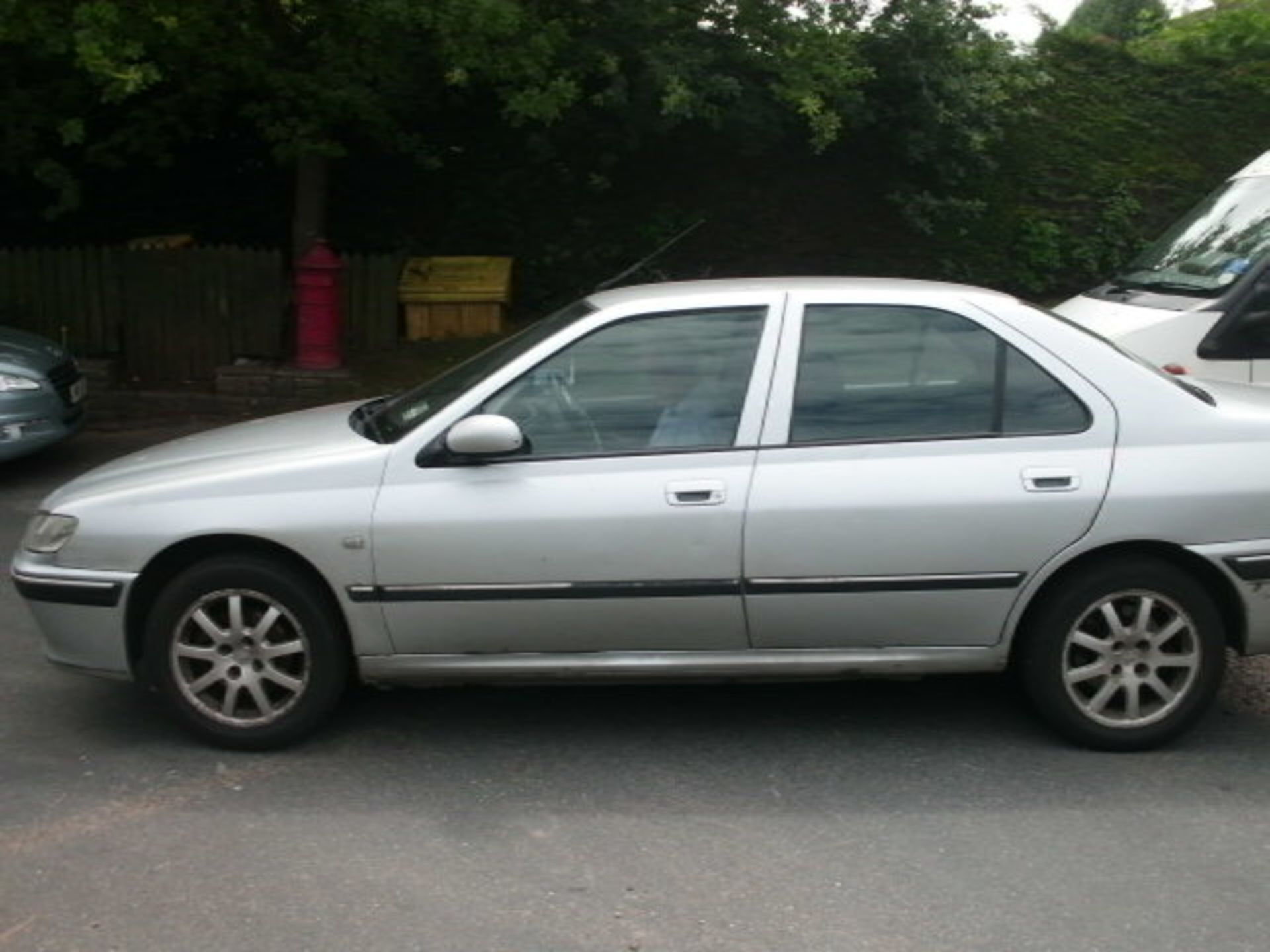 2004 (March) PEUGEOT 406 SHDi (90) 4 door saloon, silver, diesel, 1997cc, 402,835 miles recorded, - Image 3 of 4