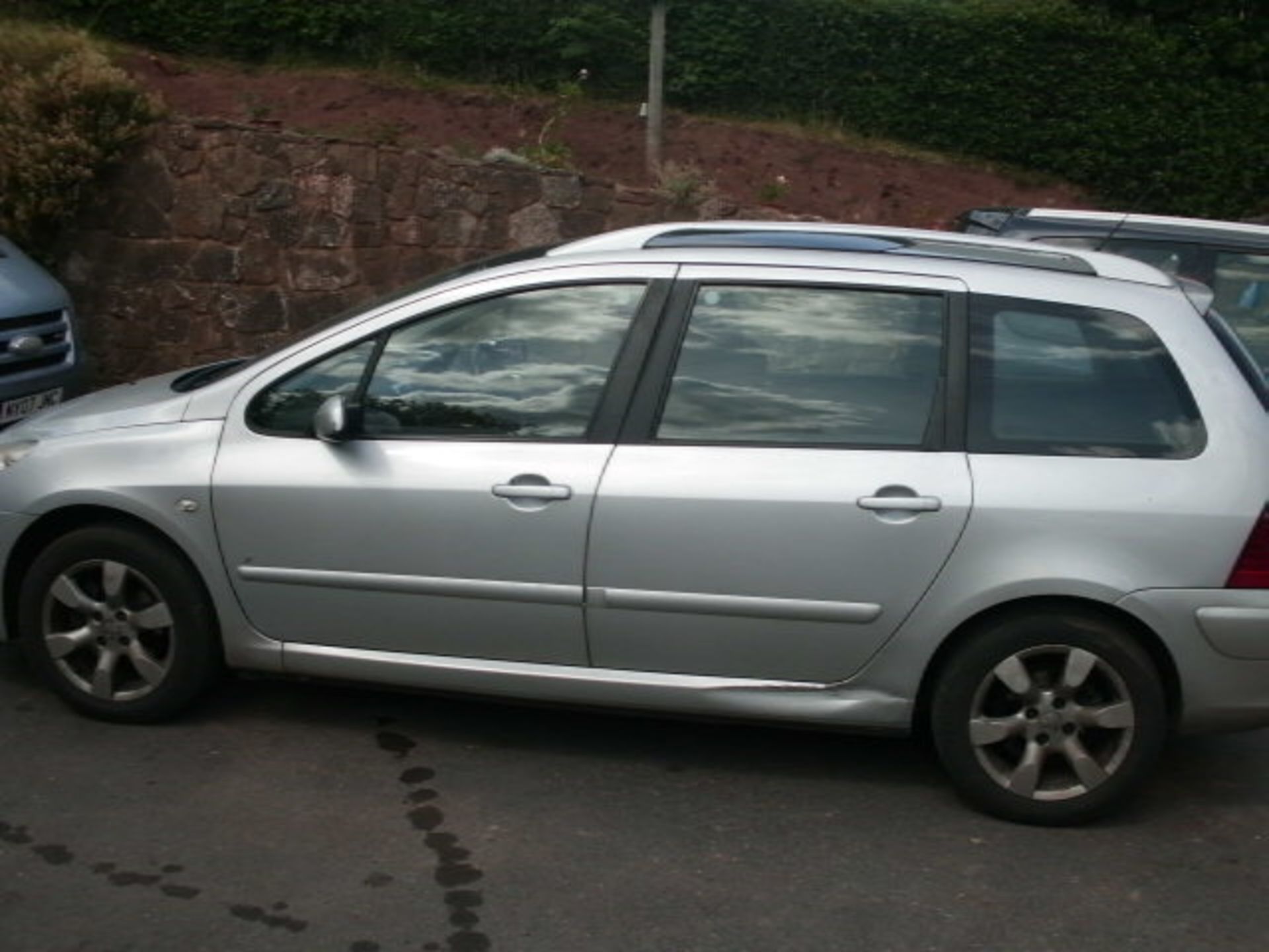 2008 (Jan) PEUGEOT 307 SW S Hdi 5 door estate, silver, diesel, 1560cc, 364,556 miles, MOT till 28 - Image 3 of 4