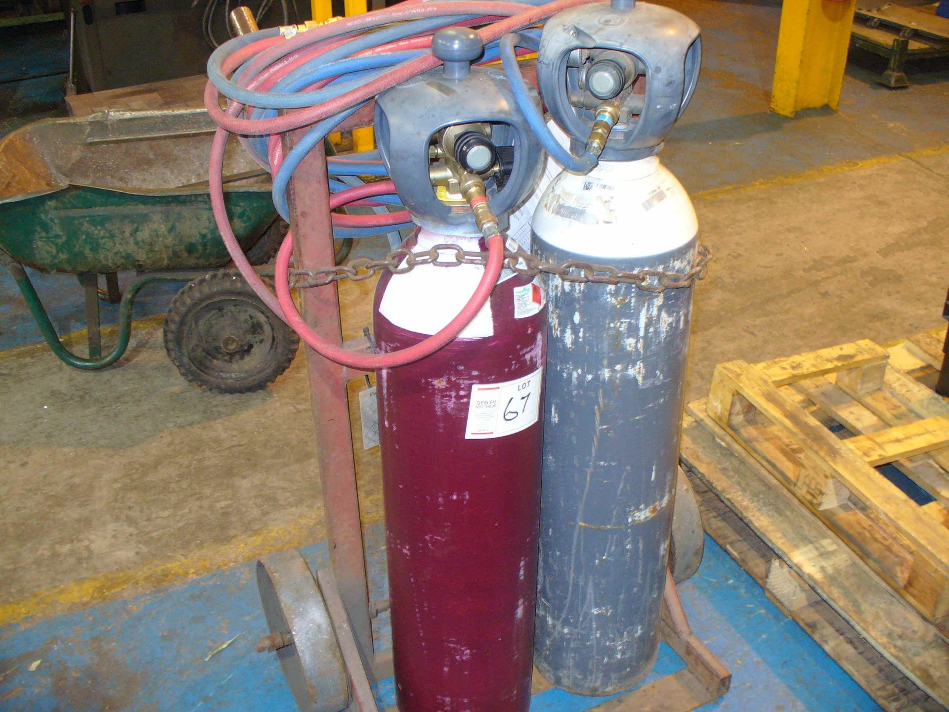 OXYACETYLENE TORCH - hoses gauges and bottle trolley (EXCLUDES BOTTLES)