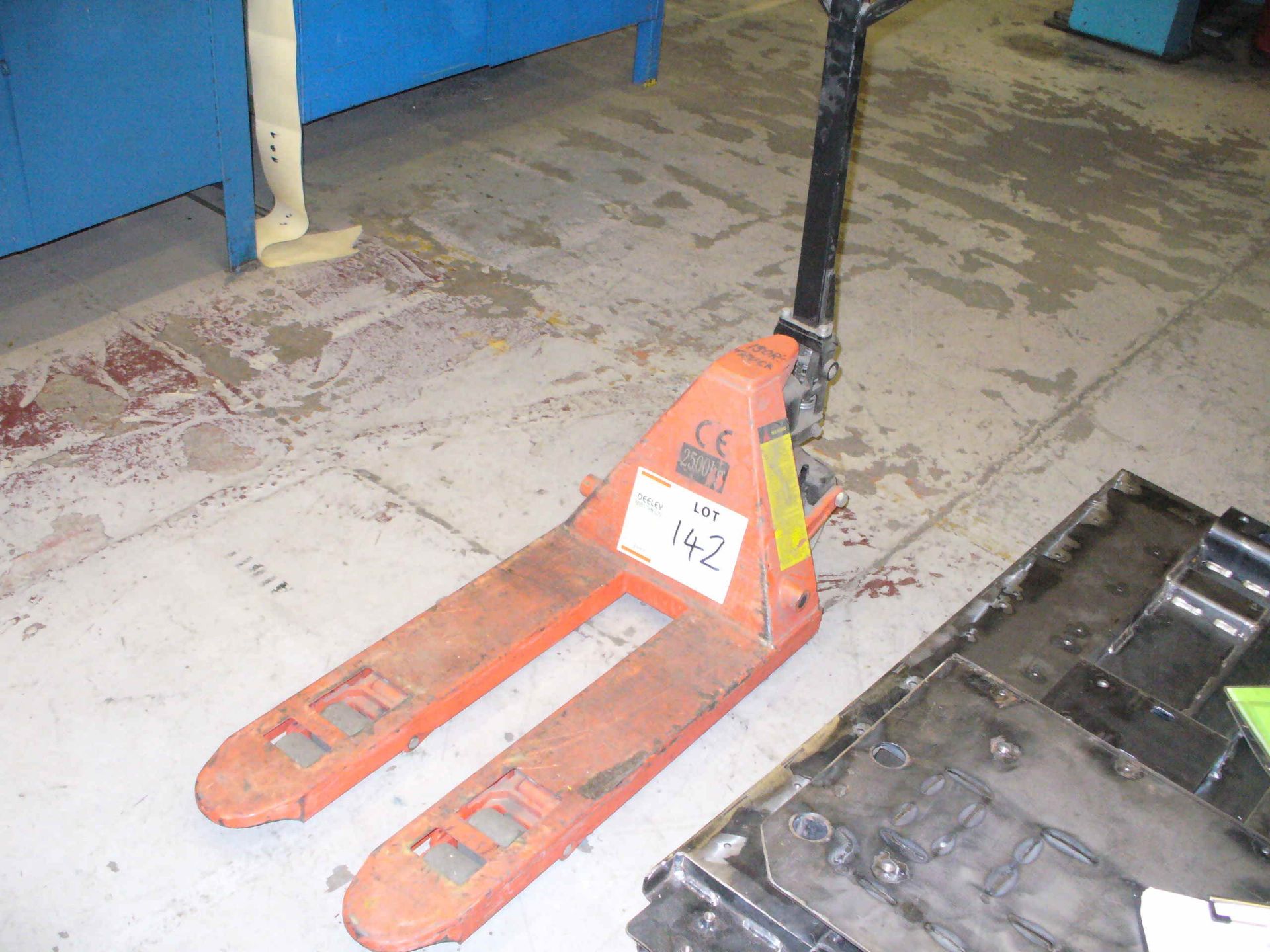 PALLET TRUCK