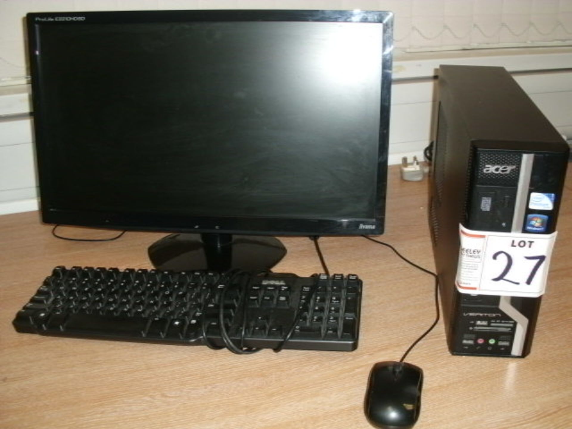 Acer X2610G PERSONAL COMPUTER with 21"flatscreen monitor, keyboard and mouse