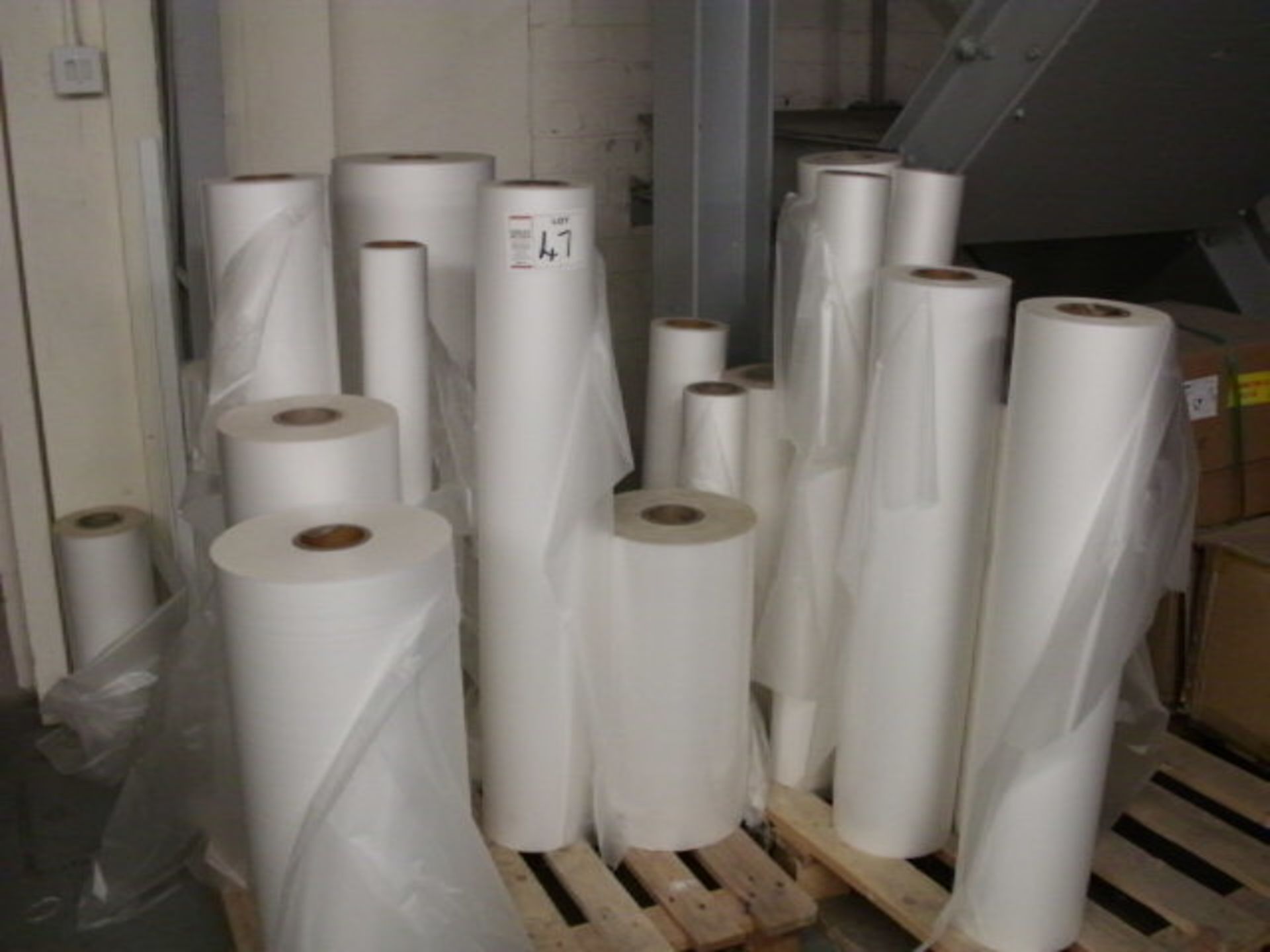 THERMAL LAMINATING FILM, approx 30 rolls 320mm - 1020mm on 3 pallets