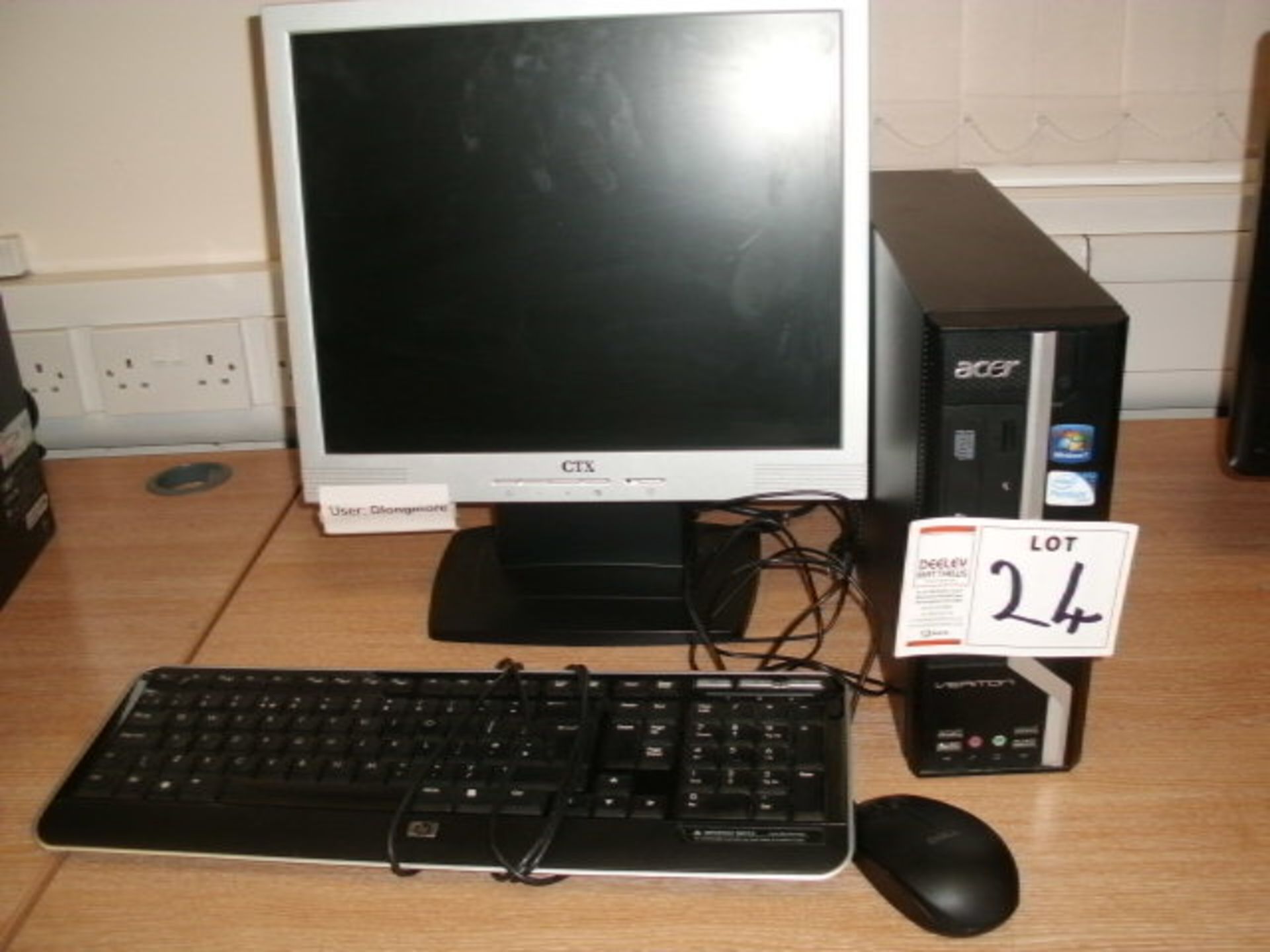 Acer Veriton X480G PERSONAL COMPUTER with 17" flat screen monitor, keyboard and mouse