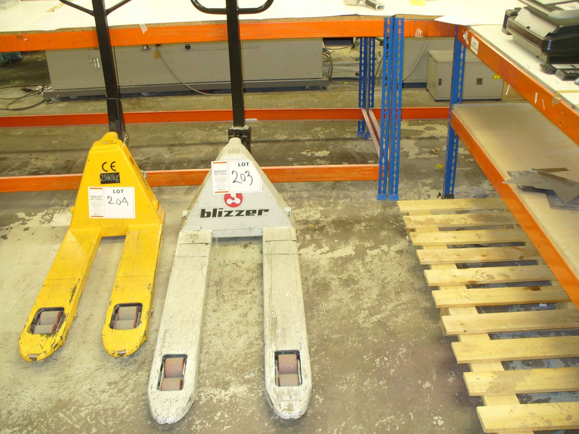 Blizzer PALLET TRUCK 2000kg, fork length 45"