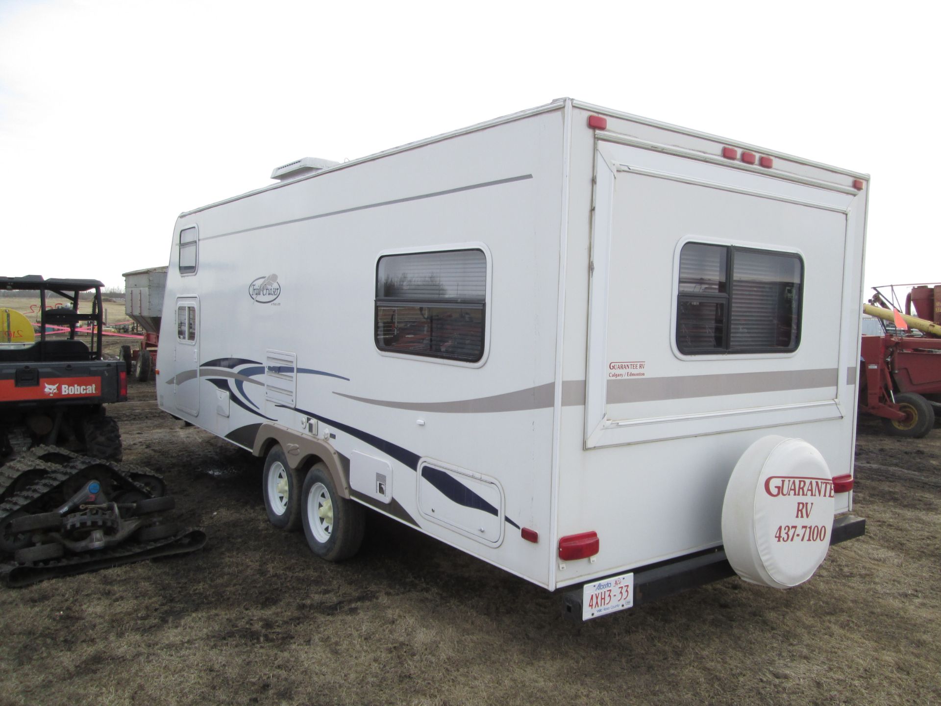 23' 2006 TRAILCRUISER C/W 4' REAR SLID BP TRAVEL TRAILER - Image 3 of 6