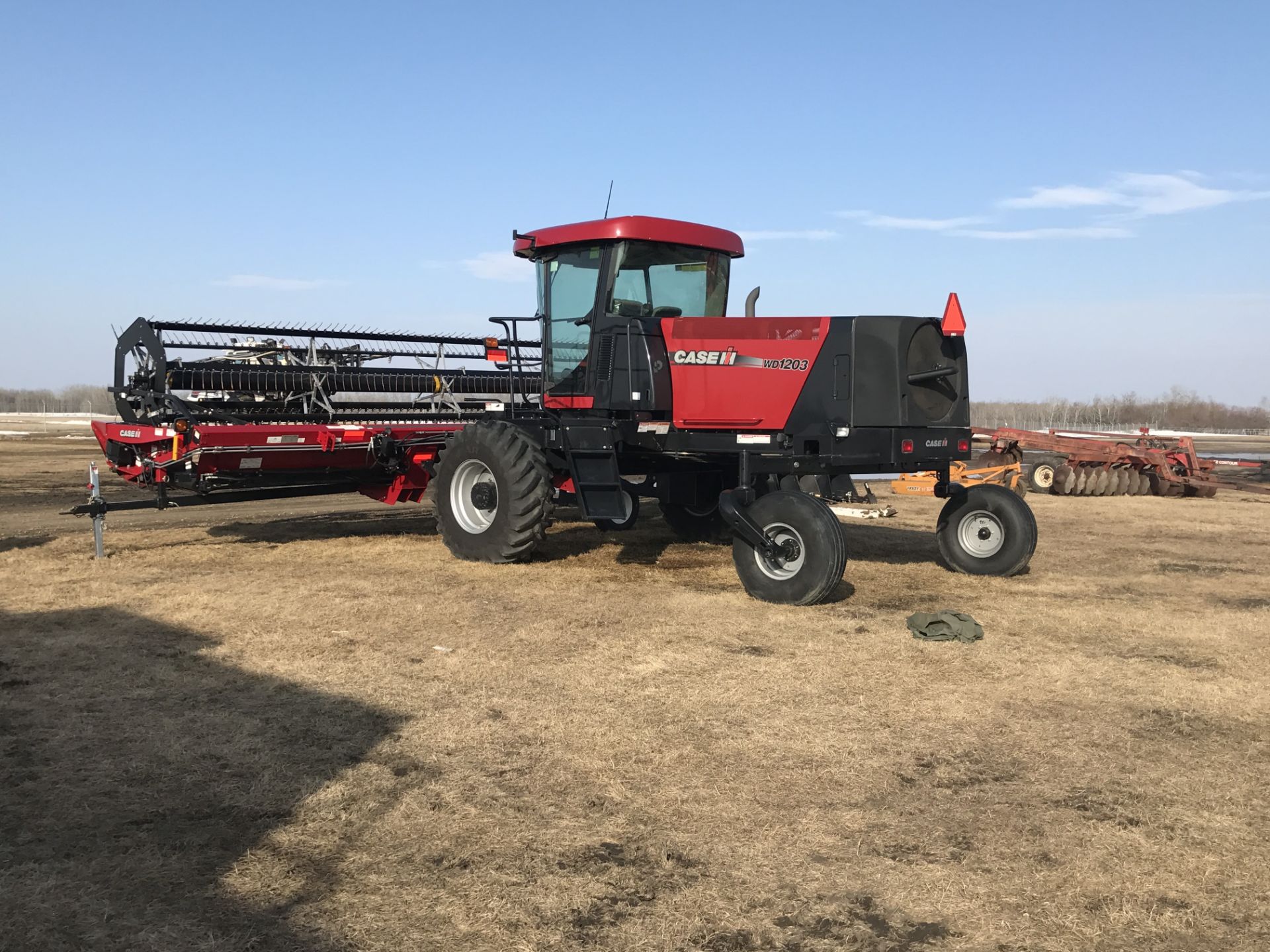 2014 CASE IH WD 1203 25' Windrower - Image 2 of 13