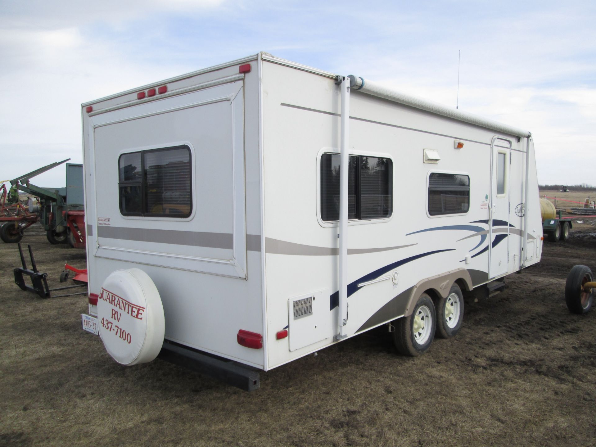 23' 2006 TRAILCRUISER C/W 4' REAR SLID BP TRAVEL TRAILER - Image 2 of 6