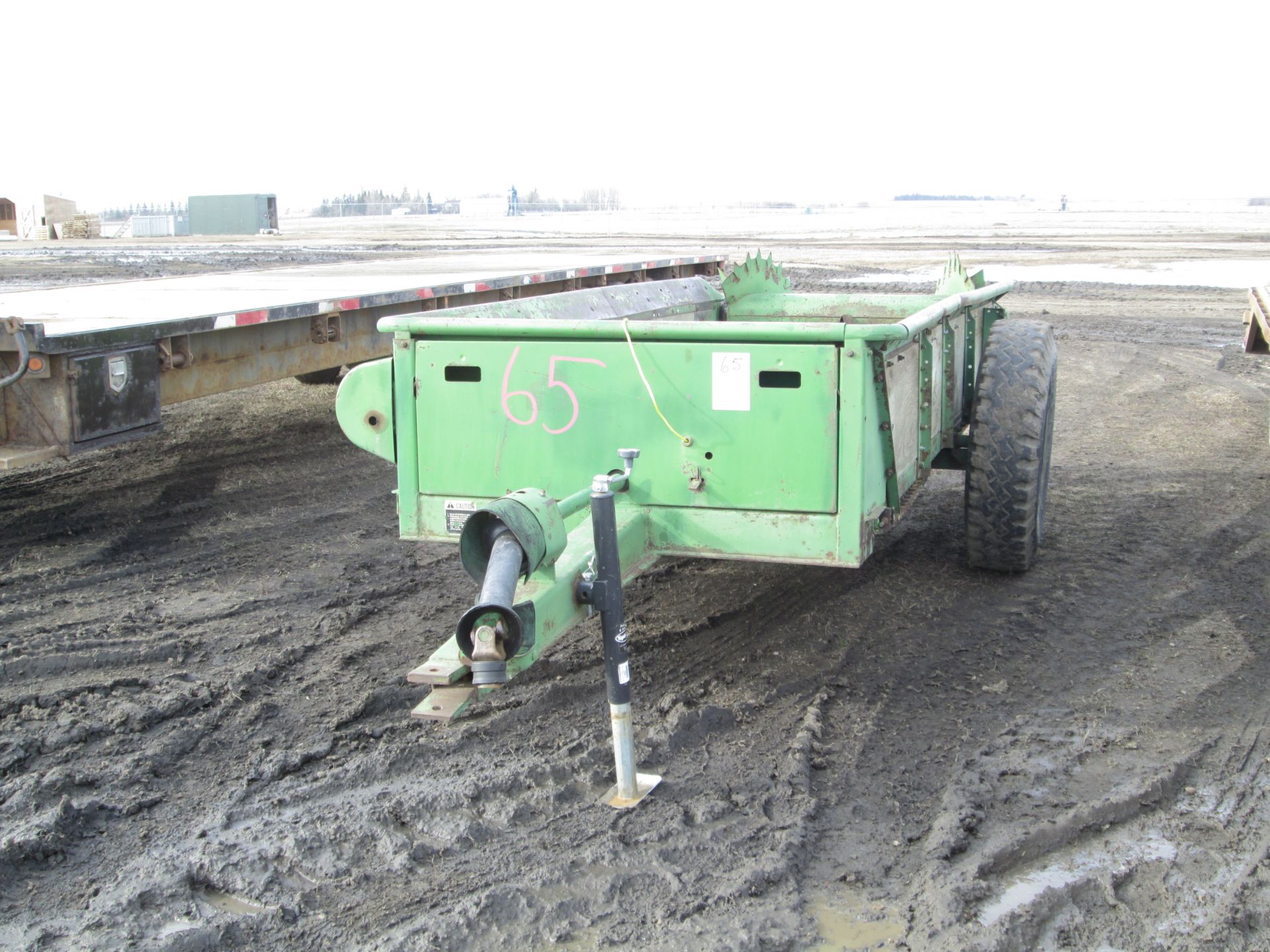 JD MANURE SPREADER