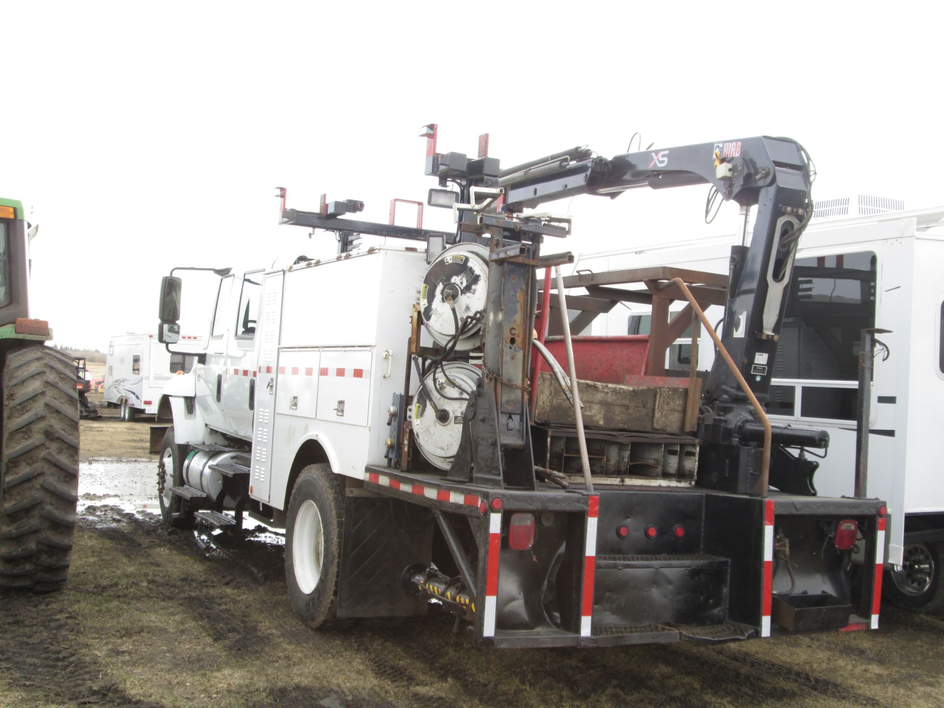 2006 IHC 7300 SERVICE CREWCAB TRUCK, 466 DIESEL, 210 HP MOTOR, ALLISSON AUTO TRANS, C/W SERVICE - Image 4 of 4