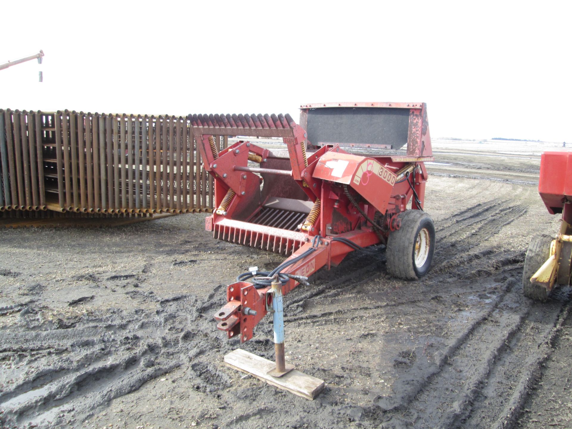 LEON 3000 GROUND DRIVE ROCK PICKER