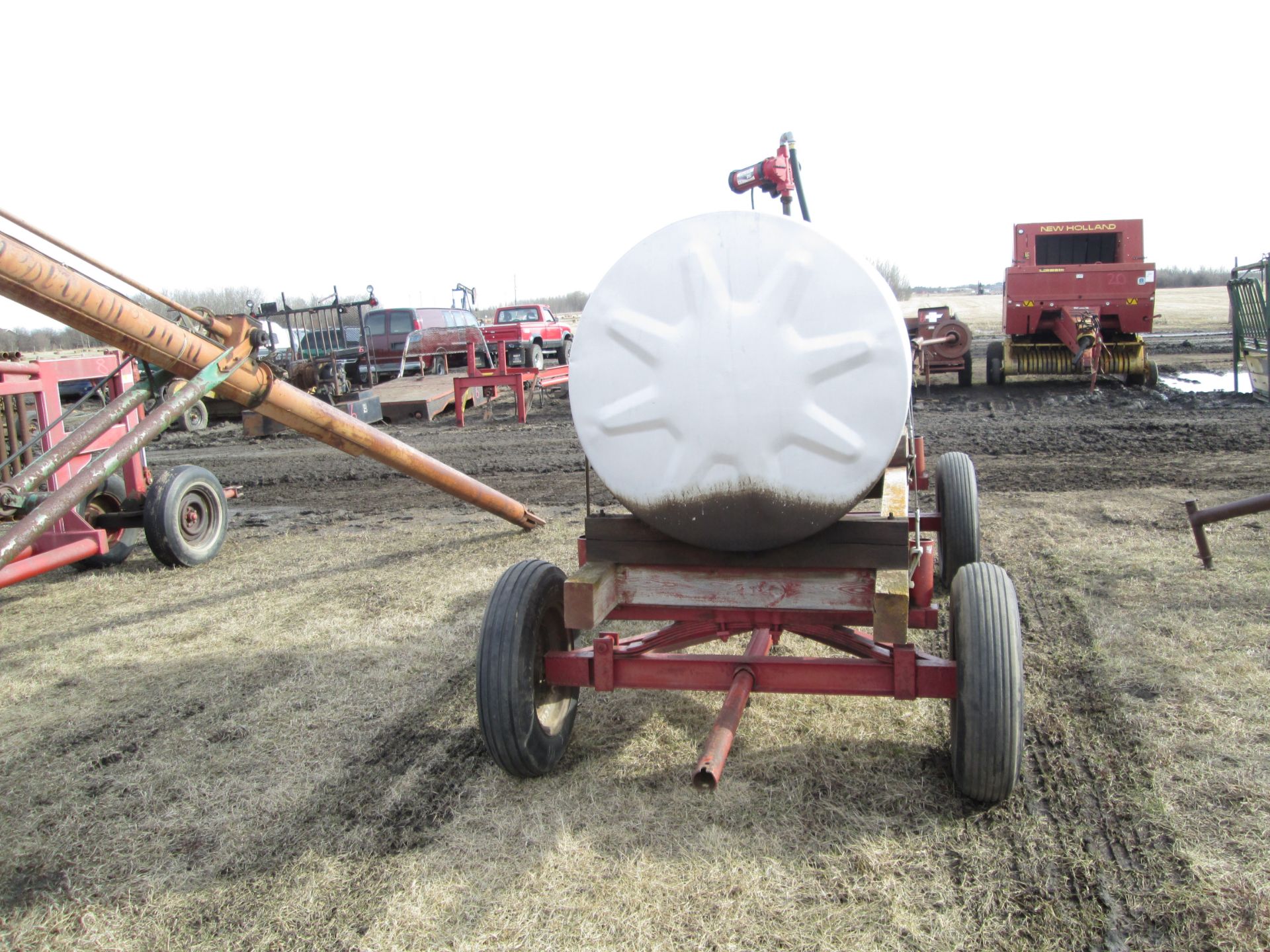 500 GALLON FUEL TANK C/W ELECTRIC PUMP ON TRAILER - Image 3 of 3