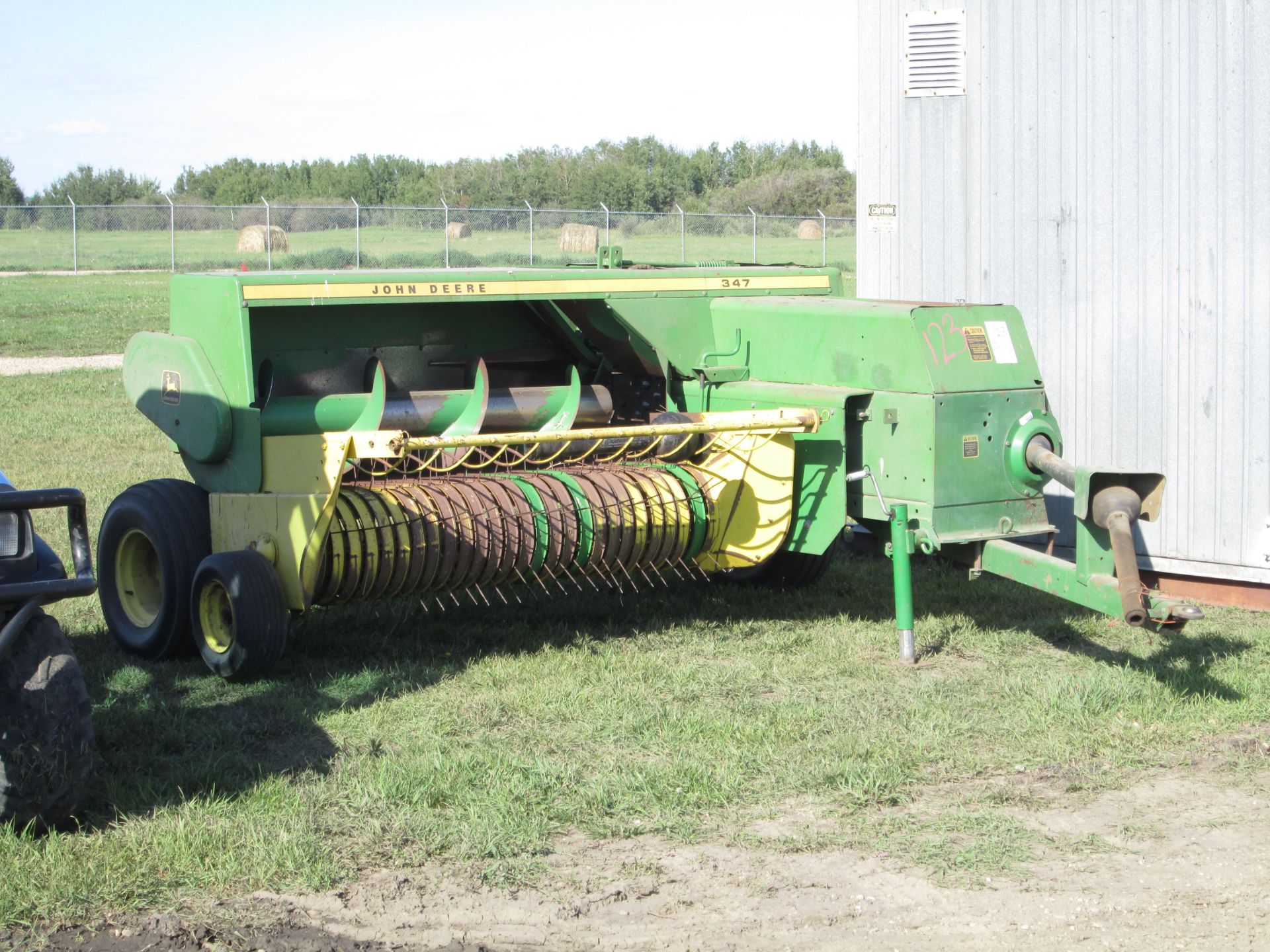 JD 347 SQUARE BALER, HITCH IN OFFICE