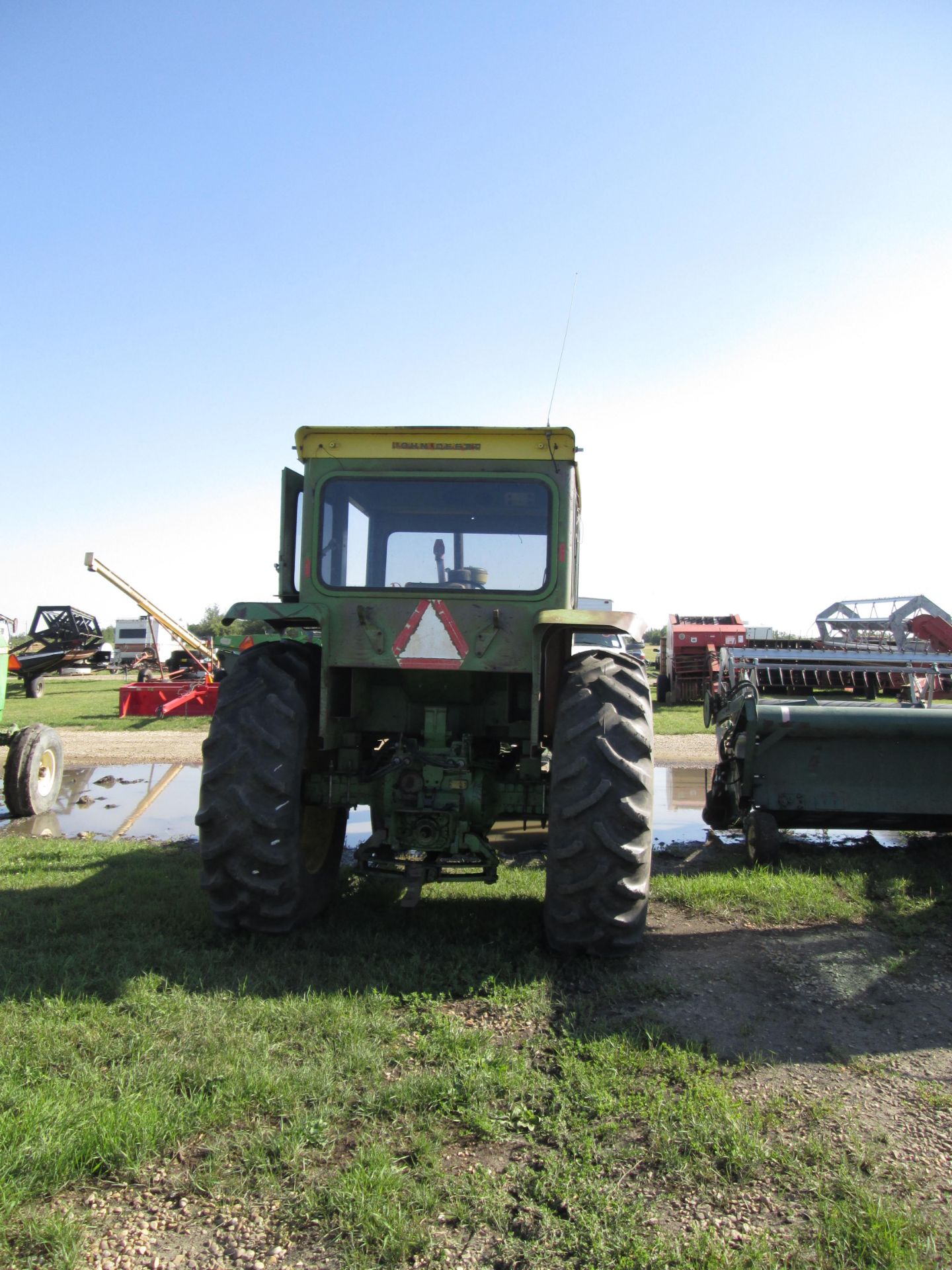 1964 JD 4020 TRACTOR C/W 46A LOADER & BUCKET - Image 3 of 3
