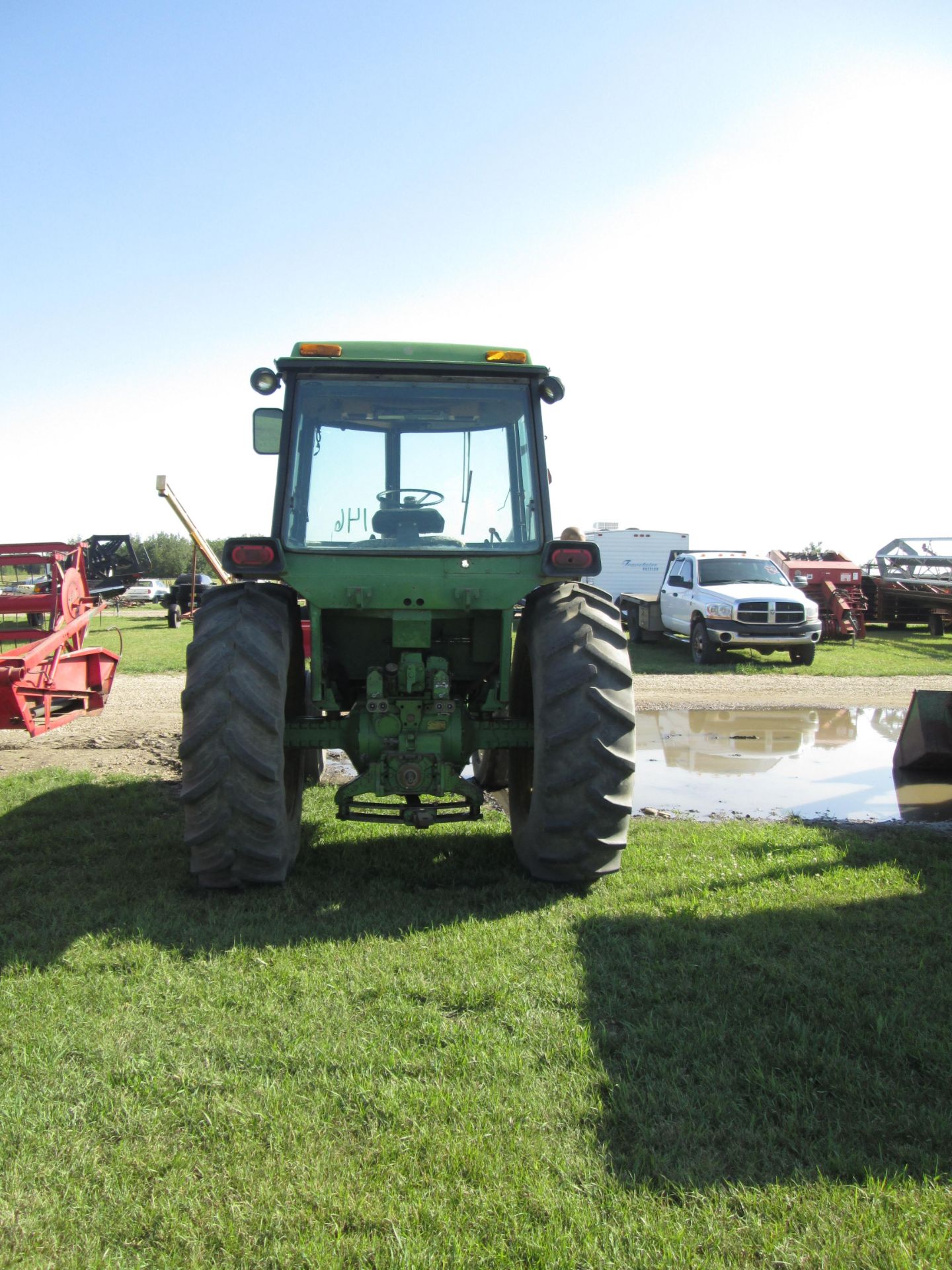 JD 4230 TRACTOR, CAB - Image 3 of 3