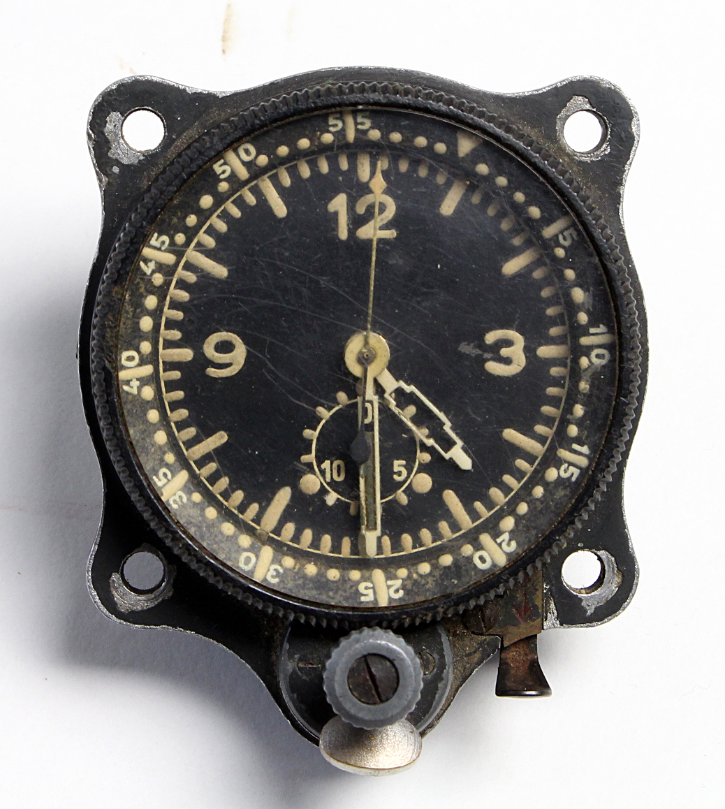 German 8 day Luftwaffe aircraft cockpit clock. Rear issue number 698359 non-working. No makers