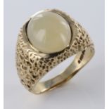 9ct Gold Ring set with large Moonstone size R weight 7.9 grams