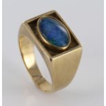 14k Gold Ring set with Doublet Opal (crack in stone) size S weight 9.6 grams