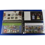 GB - collection of Presentation Packs in blue binder, mainly from 2000's inc better (approx 23)