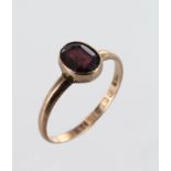 9ct Gold Garnet Ring size Q weight 1.8 grams