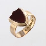 Gents 15ct Gold Shield shaped Carnelian Signet Ring size P weight 5.5 grams