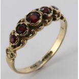 9ct Gold Garnet set Ring size Q weight 2.3 grams