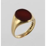 Gents 18ct Gold Signet Ring set with Carnelian size Q weight 7.7 grams