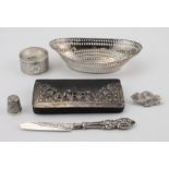 Mixed lot of silver & silver mounted items comprising a Chester Bon-Bon dish, Victorian Purse,