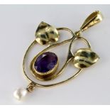15ct Gold Art nouveau style pendant set with Amethyst and Pearl weight 2.8g