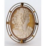 Large 9ct Gold Cameo Brooch weight 11.3g