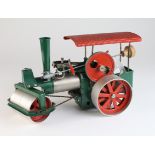 Wilesco red & green Dampftraktor live steam traction engine, length 35cm approx.