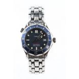 Boxed Gents Omega mid size Seamaster Professional 300M bracelet watch. The blue dial with luminous