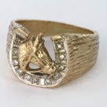 9ct Gold Horseshoe/Horsehead Ring size T weight 12.3g