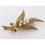 9ct Gold Fern Brooch set with small Pearls weight 4.3 grams