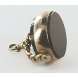 9ct gold oval swivel pendant set with Carnelian & Bloodstone