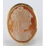 18ct Gold Cameo Brooch weight 5.8g